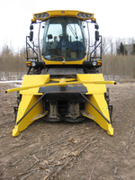 New Holland 130 FB Woody Crops Cutting Header and 9000 Series Forage Harvester-5 (2009)